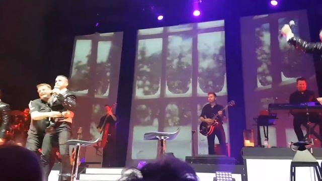 The Overtones- Have Yourself a merry little Christmas (Nottingham) смотреть онлайн