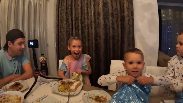 НАШ НОВЫЙ 2023 ГОД в Турции. ТАКОГО У НАС ЕЩЕ НЕ БЫЛО. 1 января - ВЫЖИВШИЕ ЧТО УСТРОИЛИ НА ПЛЯЖЕ. смотреть онлайн