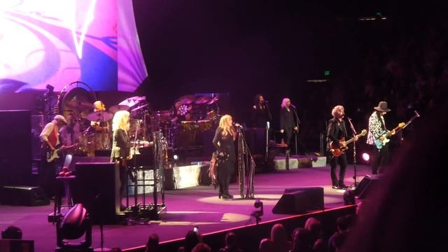 "Hold Me" Fleetwood Mac@Baltimore Arena 3/24/19 смотреть онлайн