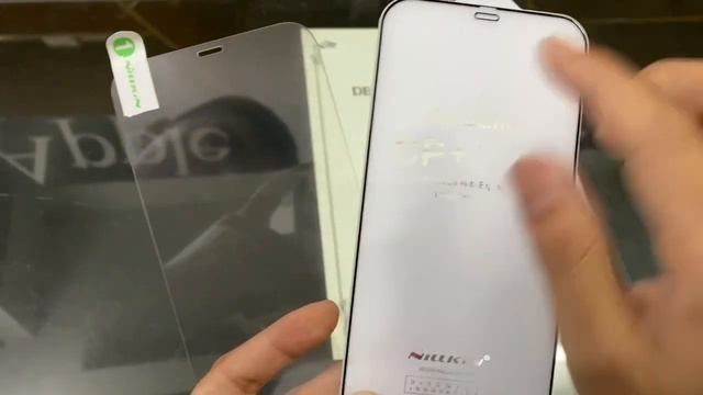 So sánh dán cường lực iPhone 12 / 12 Pro Max chính hãng Nillkin Full màn hình, chống vân tay смотреть онлайн