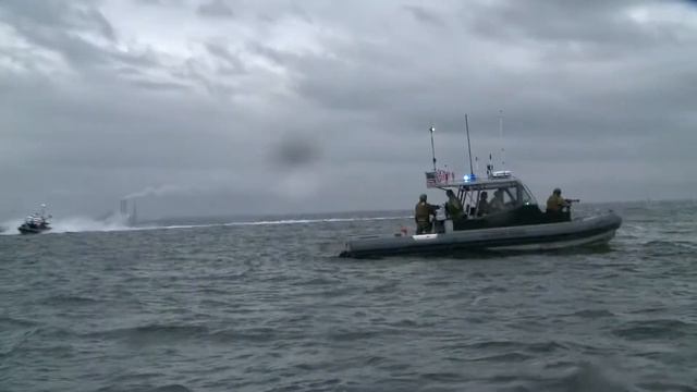 Coast Guard Port Security Training смотреть онлайн