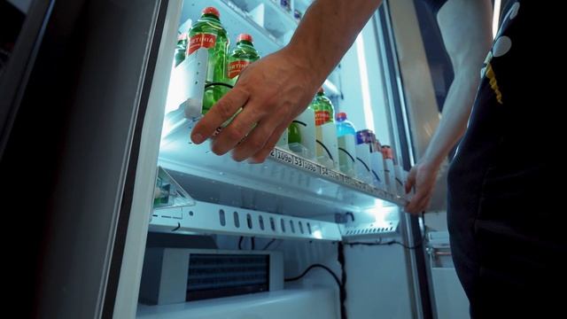 SHAKER Touch + Snack Module. Product Replenishment