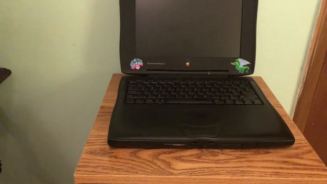 LITH - Macintosh Powerbook G3 (Wallstreet) unboxing and exploration смотреть онлайн