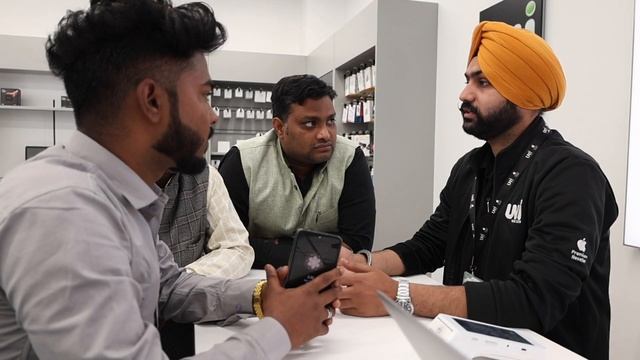 🥰Finally Bought MacBook Air m2 ❤️🔥 in Lulu Mall Lucknow #MacBook #lulumall #lulumall #lucknowcity смотреть онлайн