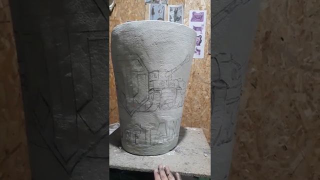 Уличный вазон. Скульптура Чашка. смотреть онлайн