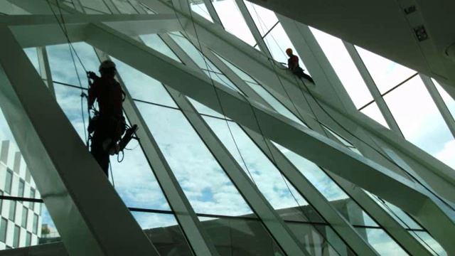 Rope Access Window Cleaning Grand Canal Theatre смотреть онлайн