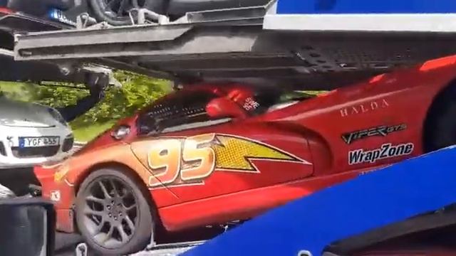 Surprise sur l'A7 Une Dodge Viper GTS Version Flash McQueen смотреть онлайн