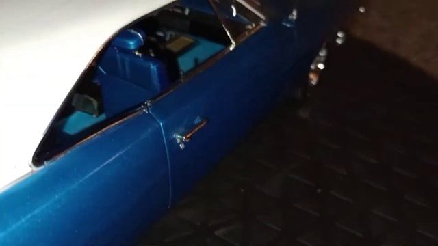 Unboxing of a 1 18 scale diecast of a 1969 Dodge Charger by Auto World смотреть онлайн