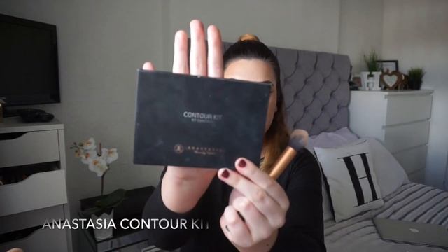 VALENTINES DAY MAKEUP TUTORIAL | RED LIP | HOLLYANNABXL смотреть онлайн