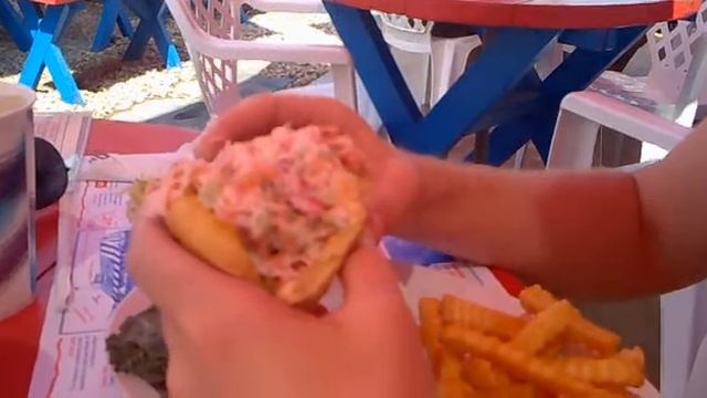 Lunch at Lunch: Lobster Roll 'n Mac and Cheese Done Good смотреть онлайн