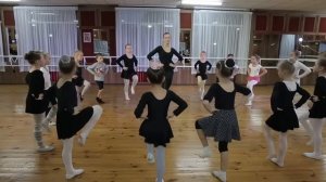 Танцы для детей  "Давай коза попрыгаем"