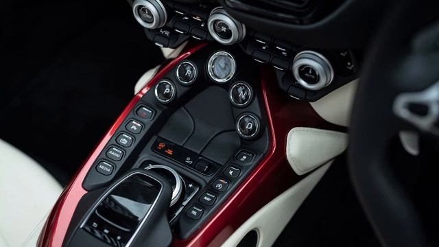 2021 NEW Aston Martin Vantage Roadster (Japan) смотреть онлайн