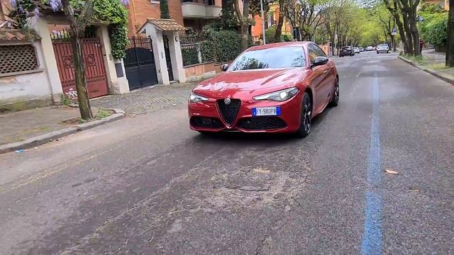 Alfa Romeo Giulia Veloce Ti 2.0 280 CV | FOCUS motore (SUPERBOLLO NON TI TEMO!) смотреть онлайн