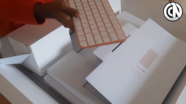 Apple's New M1 iMac 2021 Unboxing, ORANGE смотреть онлайн