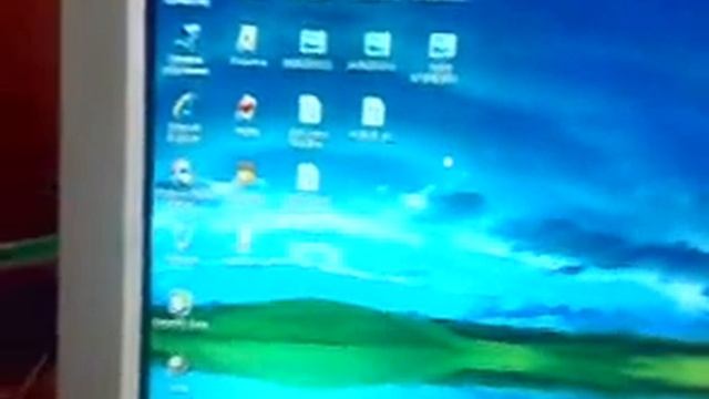 Windows XP Professional RUS running in Celeron 434mHz/128Mb/32mb-video/8Gb/250W смотреть онлайн