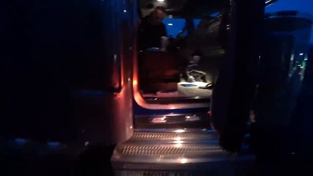 Встретил Саню На Новеньком Питербилте Дальнобой По Сша смотреть онлайн