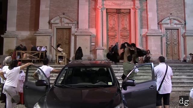 Favriano "Santi co le corna" смотреть онлайн