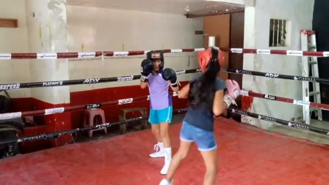 Mapimi Rodriges tiros niña vs niña смотреть онлайн