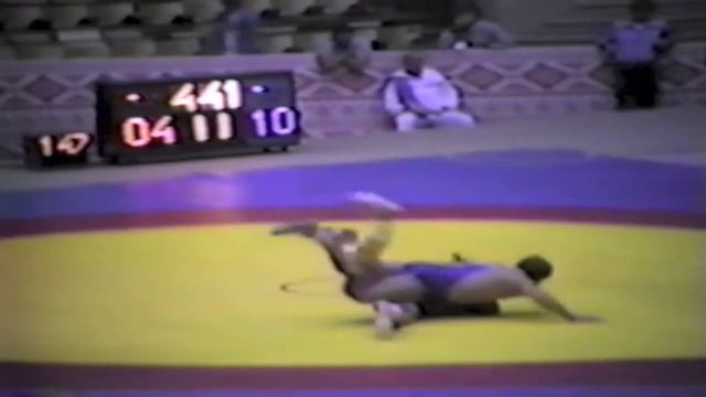 1983 Senior World Championships: 74 kg Ken Bradford (CAN) vs. Dave Schultz (USA) смотреть онлайн
