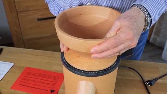 Mockmill Lino 200 - Unboxing , First time Use Demo & Tutorial смотреть онлайн