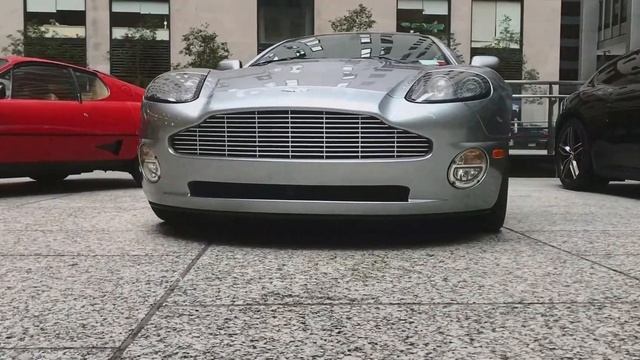 Sleek 2004 Aston Martin V12 Vanquish Coupé смотреть онлайн