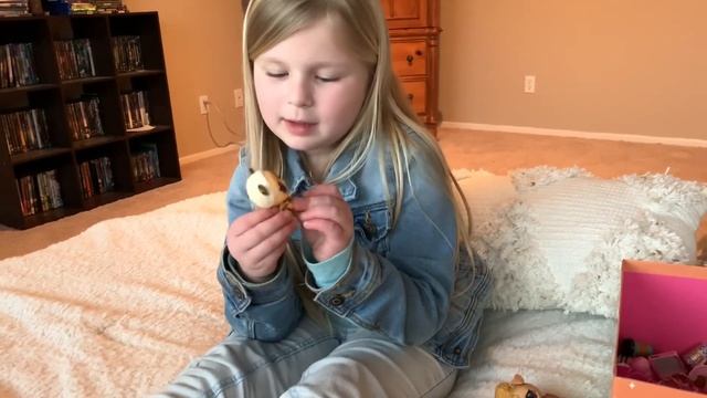 MAC shares her LOL COLLECTION!! Watch her play LOLS with her 3 yr old brother Kyson!! смотреть онлайн