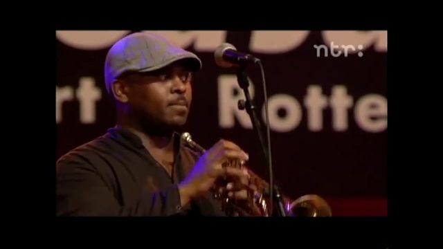 Wayne Maureau Drum Solo with Walter "Wolfman" Washingon & the Roadmasters смотреть онлайн