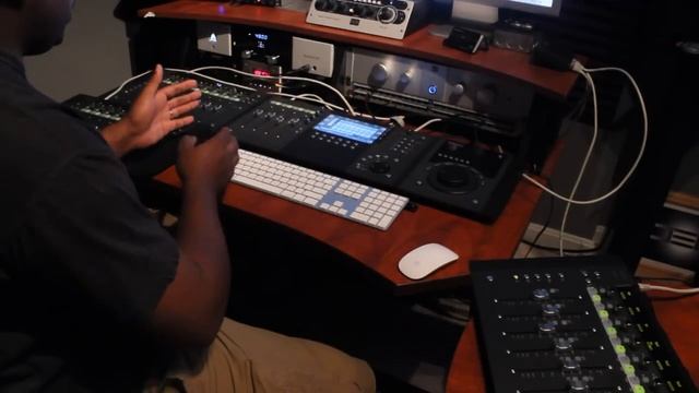 How to connect Avid Artist Series Controls properly to Studio One v2 смотреть онлайн