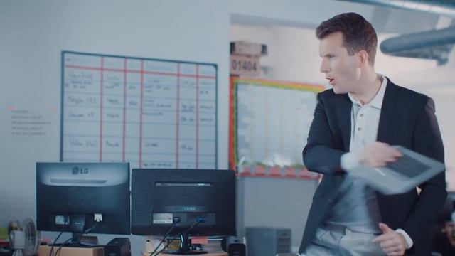 The HP Elite x2 1012: detachable keyboard смотреть онлайн