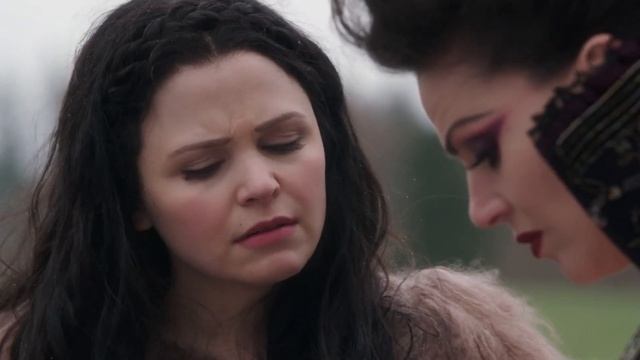Once Upon A Time 1x21 "An Apple Red As Blood" - Regina Forces Snow White Ate The Poisoned Apple смотреть онлайн