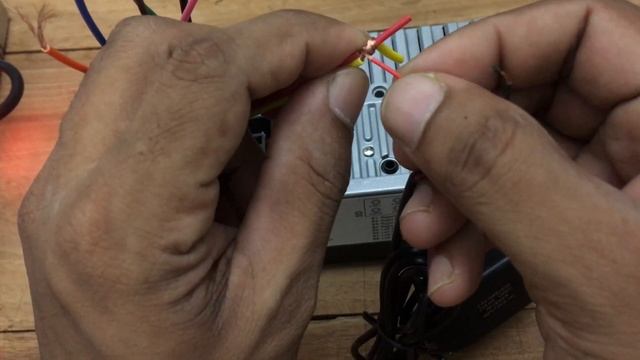 How to install 2.4G Wireless Transmitter & Receiver for Car Reverse Rear View Backup Camera смотреть онлайн