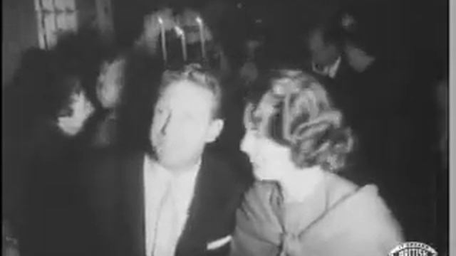 Jayne Mansfield at Sophia Loren's Welcome to Hollywood Party in 1957. смотреть онлайн
