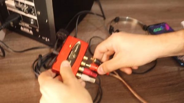 Interface de Áudio U-Control UCA-222 - Behringer