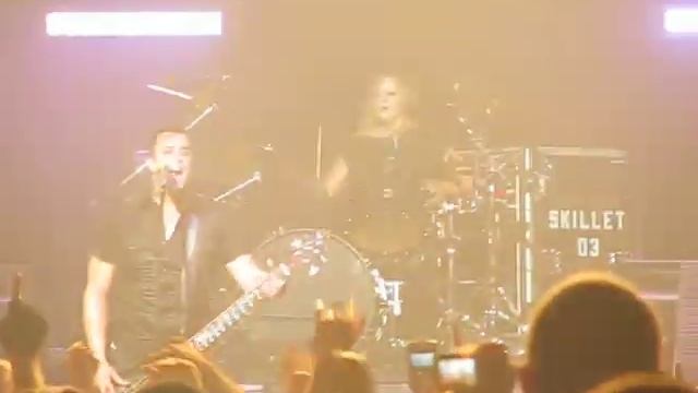 ♫ SKILLET AWAKE & ALIVE смотреть онлайн
