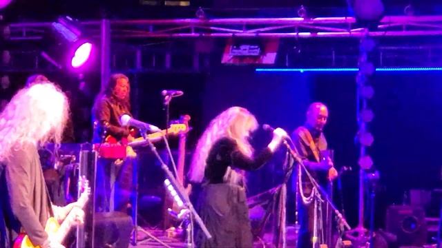 Stevie Nicks - Stop Draggin' my Heart Around - Live at Red Rocks Amphitheater, 5/11/22 смотреть онлайн