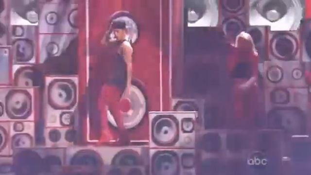 Justin Bieber - As Long As You Love Me and Beauty And A Beat Live 2012 American Music Awards