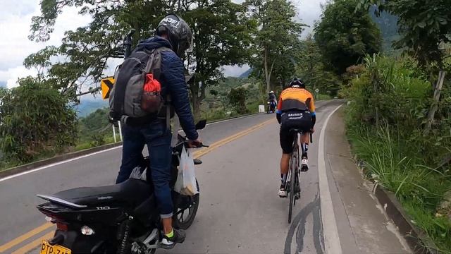 Ultra fondo con Santiago Buitrago смотреть онлайн