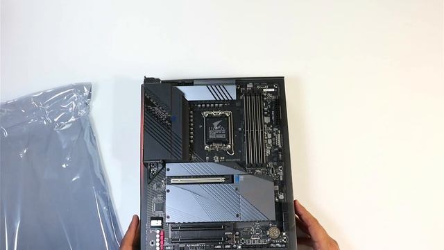 Melhor placa mãe DDR5 - custo-benefício / Z690 Aorus Elite Intel 12gen смотреть онлайн