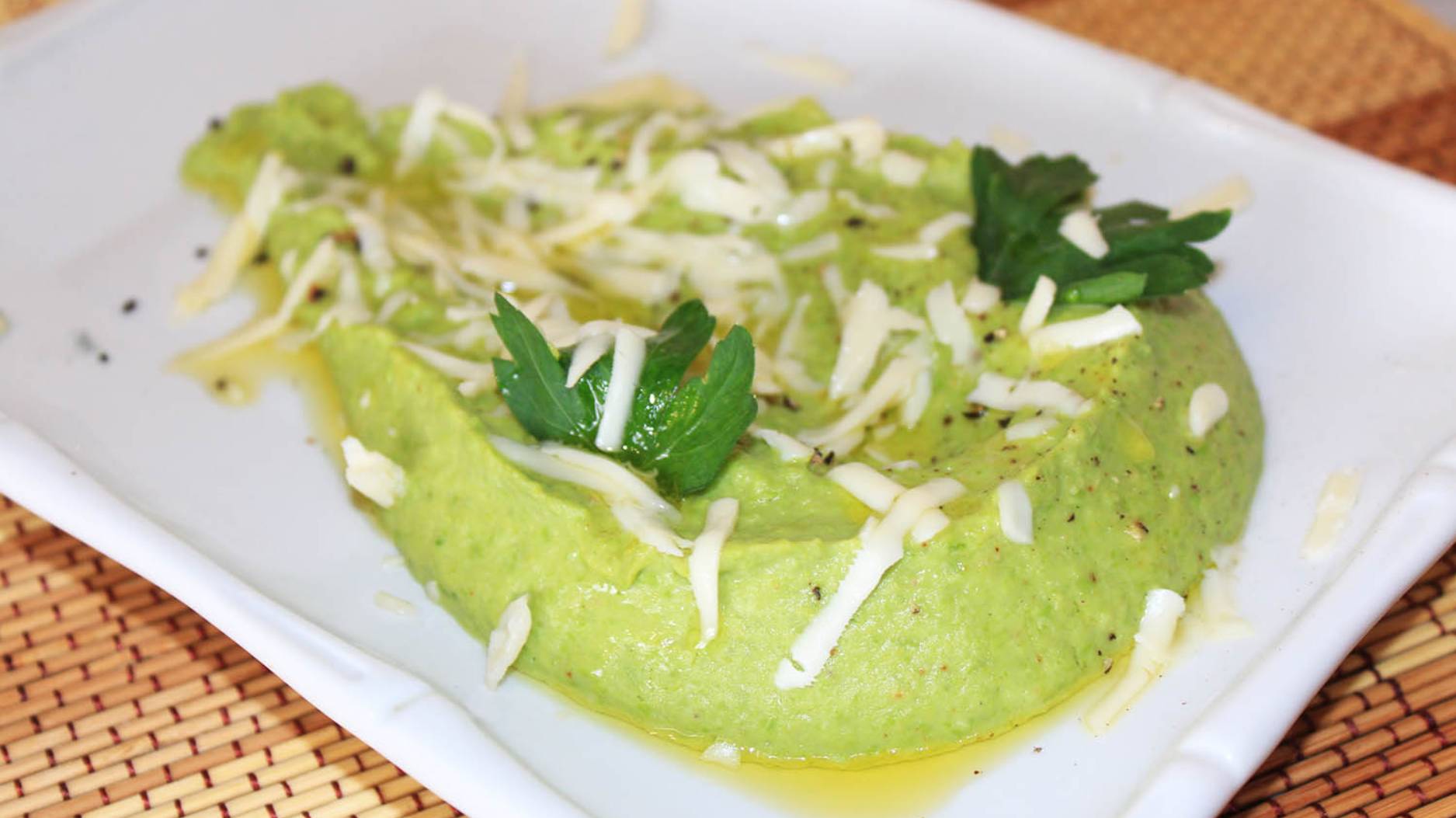 Пюре из зеленого горошка под сыром, с голубой плесенью смотреть онлайн