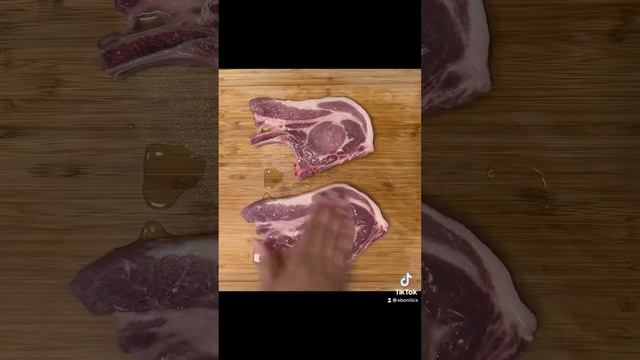 Fried Porkchops and Mac N Cheese! смотреть онлайн