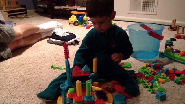 Nathan plays Shabbat with Bristle Blocks June 2013 смотреть онлайн