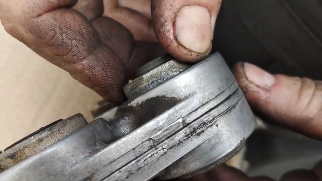 БМВ F32 GT 2.0d хDrive - дребезг при сбросе газа. Хитрая неисправность муфты кардана старого образца смотреть онлайн