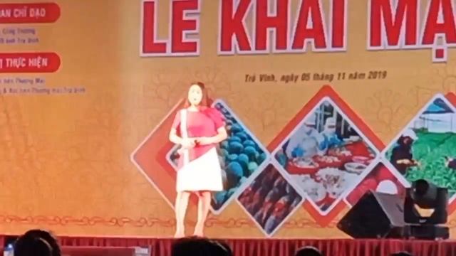 Nsut Phương Hăng hát le khai mac hoi cho tai tra vinh смотреть онлайн