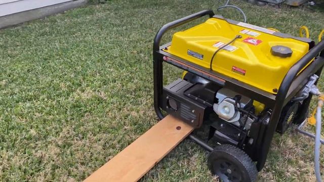 10,000 watt Champion portable generator running on natural gas powering the whole house. смотреть онлайн