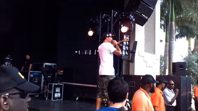 Chevy Woods- Paper Route Feat. Mac Miller Live from Boca, FL смотреть онлайн