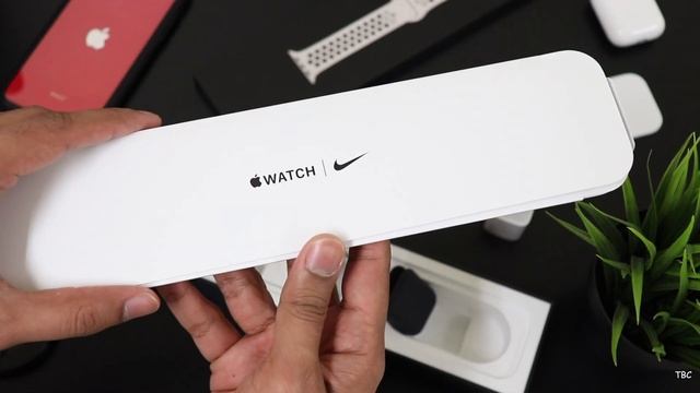 Apple Watch Series 5 Nike unboxing and comparison!!(Get this one!!) смотреть онлайн