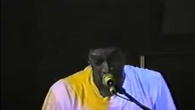 Kelsy Davis Live! @ I A G June 6, 2002 смотреть онлайн