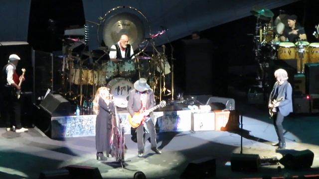Fleetwood Mac | Black Magic Woman | Columbus, OH 11/7/18 смотреть онлайн