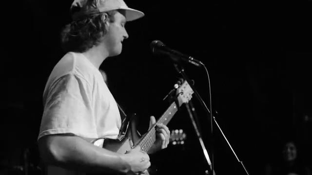 Mac DeMarco - Freaking out the neighborhood (live) смотреть онлайн