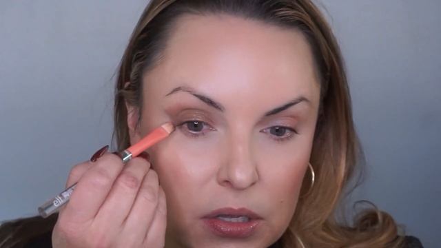 MASTER CLASS in the Winged Eyeshadow Trend || Small Eye Shape Approved смотреть онлайн